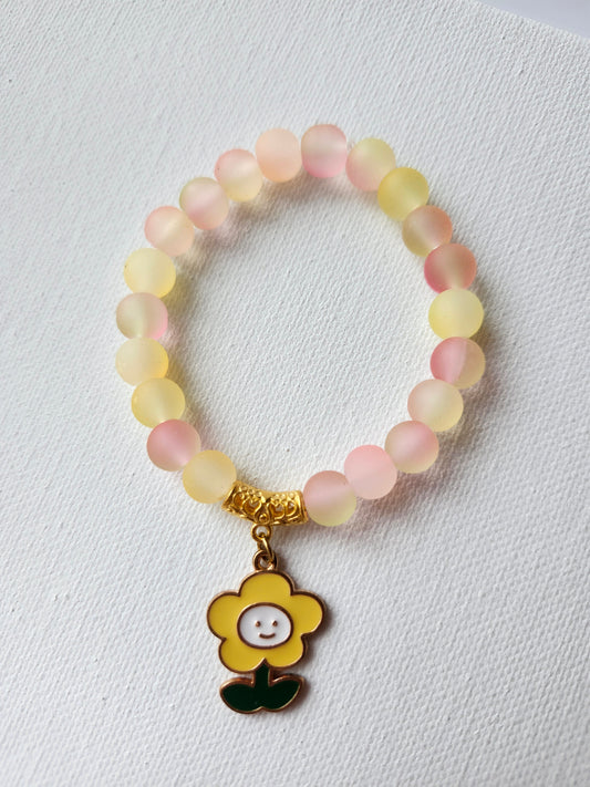 Cutesy Flower Glass Bead Bracelet